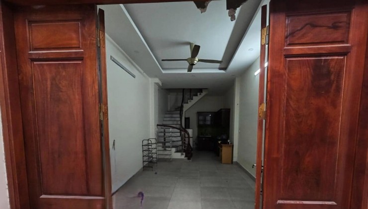 Cho thuê nhà ngõ Hồ Tùng Mậu - Cầu Giấy, 35 m2 - 4 tầng, 3N, 13 Triệu - VP, KD, ở GĐ, nhóm